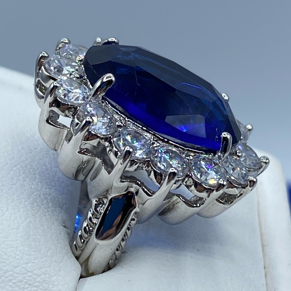 KJL Blue & Clear Glass Statement Ring - Picture 2 of 4
